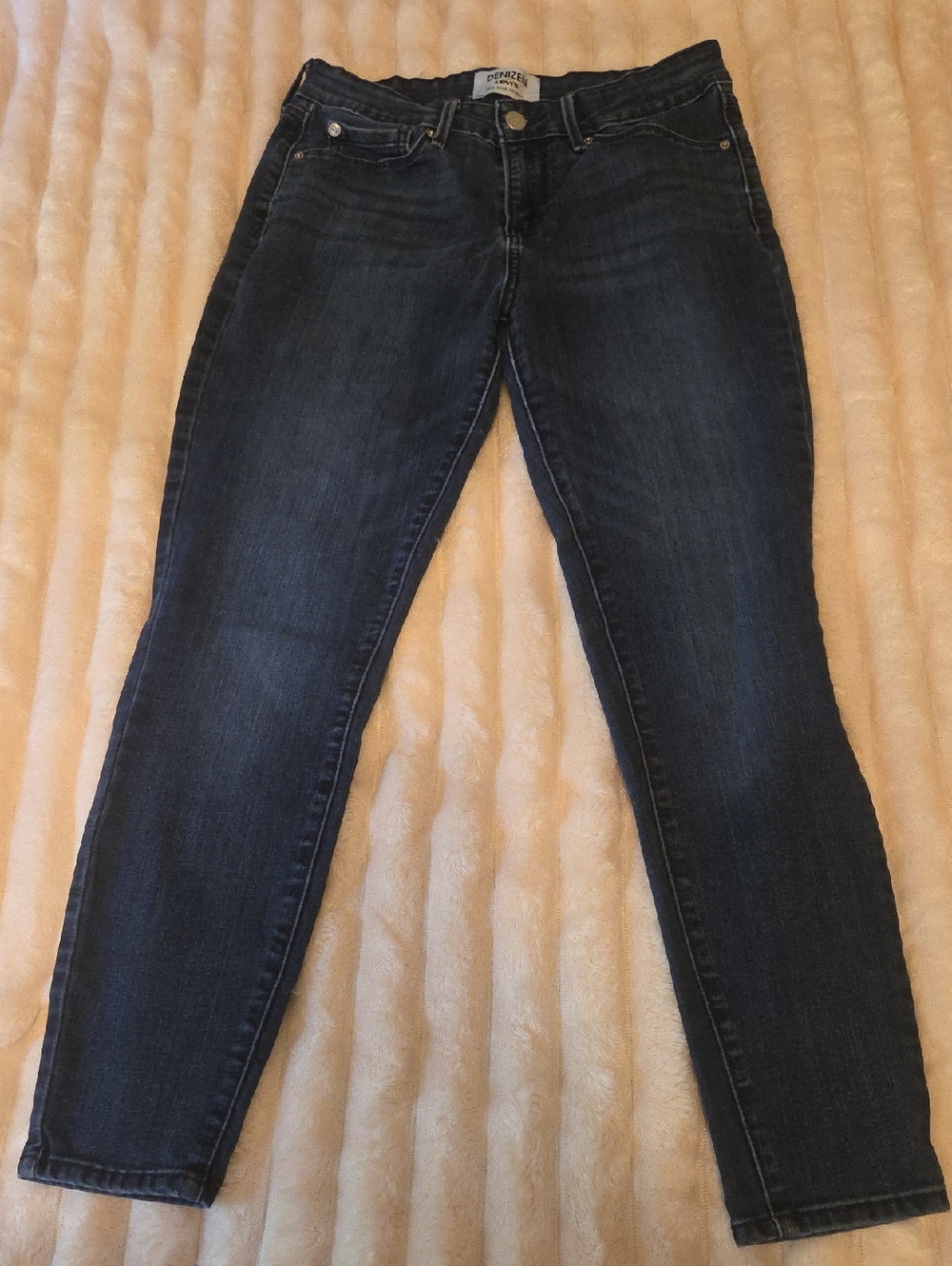 Denizen from Levi's Women's Indigo Skinny Jeans 6S